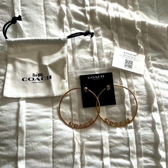 NWT Coach Pearl Medium Hoop Earrings - Picture 6 of 6